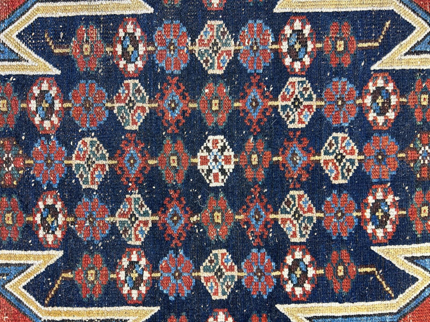 4'3"x6'8" Antique Hand-knotted Wool Qashqaei Area Rug - Handmade 4x6 Carpet