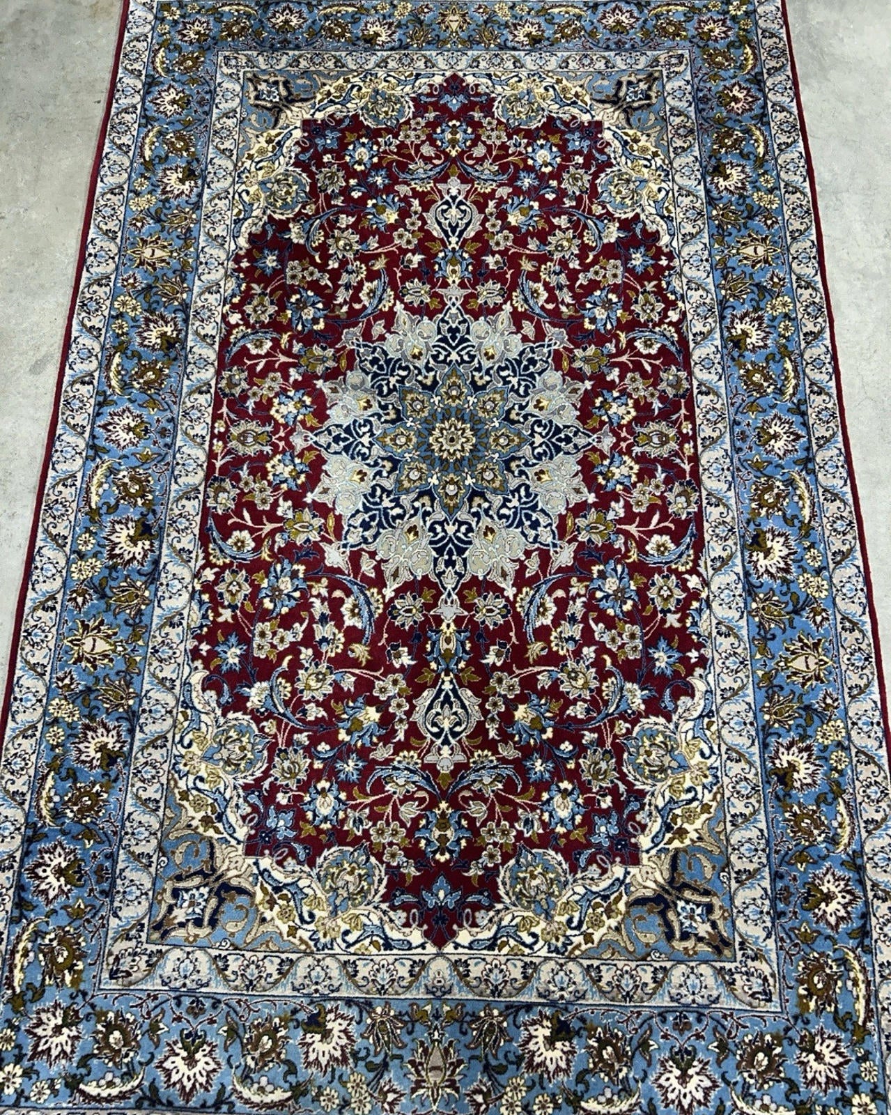 3’7”x5’3” Hand-Knotted Fine Wool & Silk Isfahane  Area Rug - Handmade Carpet 3x5
