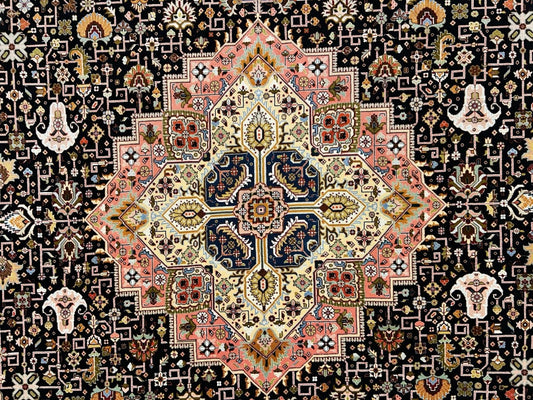 8’1”x10’ Hand-Knotted Fine Wool & Silk Persian Heriz Area Rug