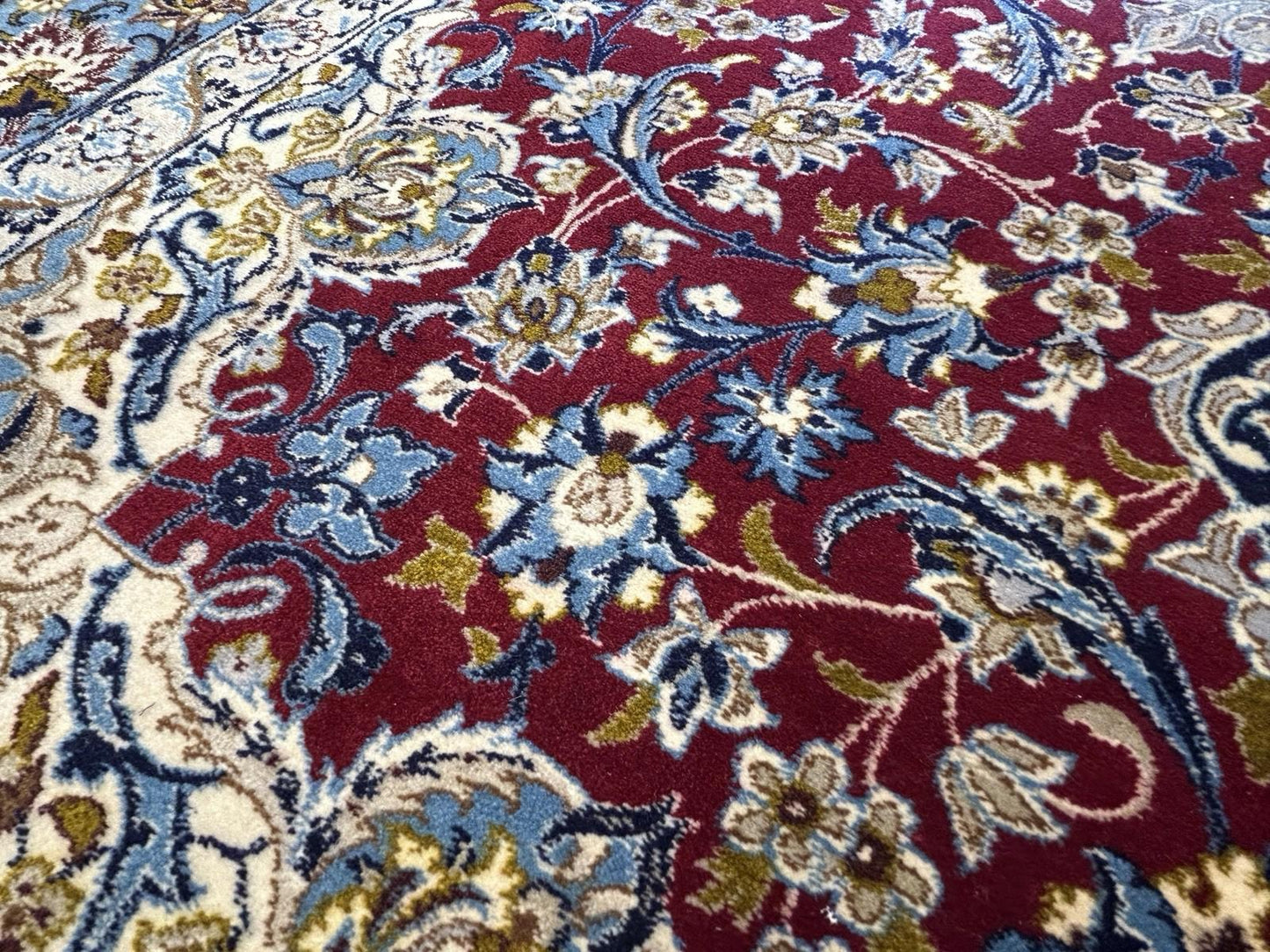 3’7”x5’3” Hand-Knotted Fine Wool & Silk Isfahane  Area Rug - Handmade Carpet 3x5