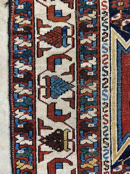 4'3"x6'8" Antique Hand-knotted Wool Qashqaei Area Rug - Handmade 4x6 Carpet