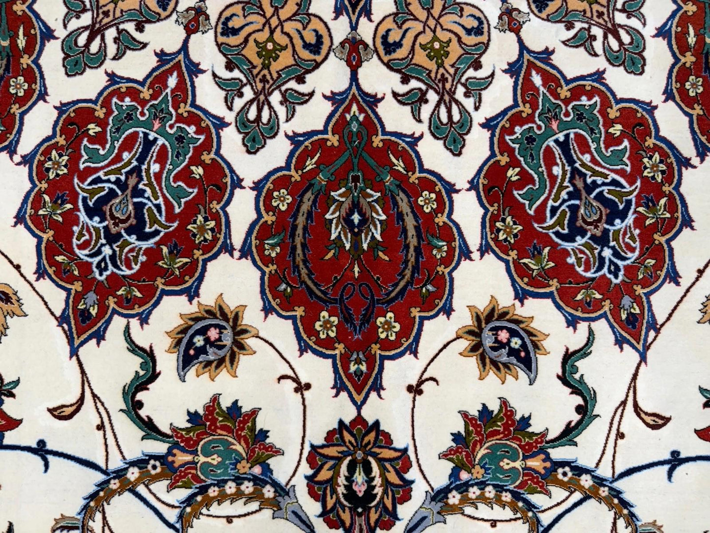 10’2”x14’2” Very Fine Hand-Knotted Wool & Silk Isfahane Area Rug 10x14