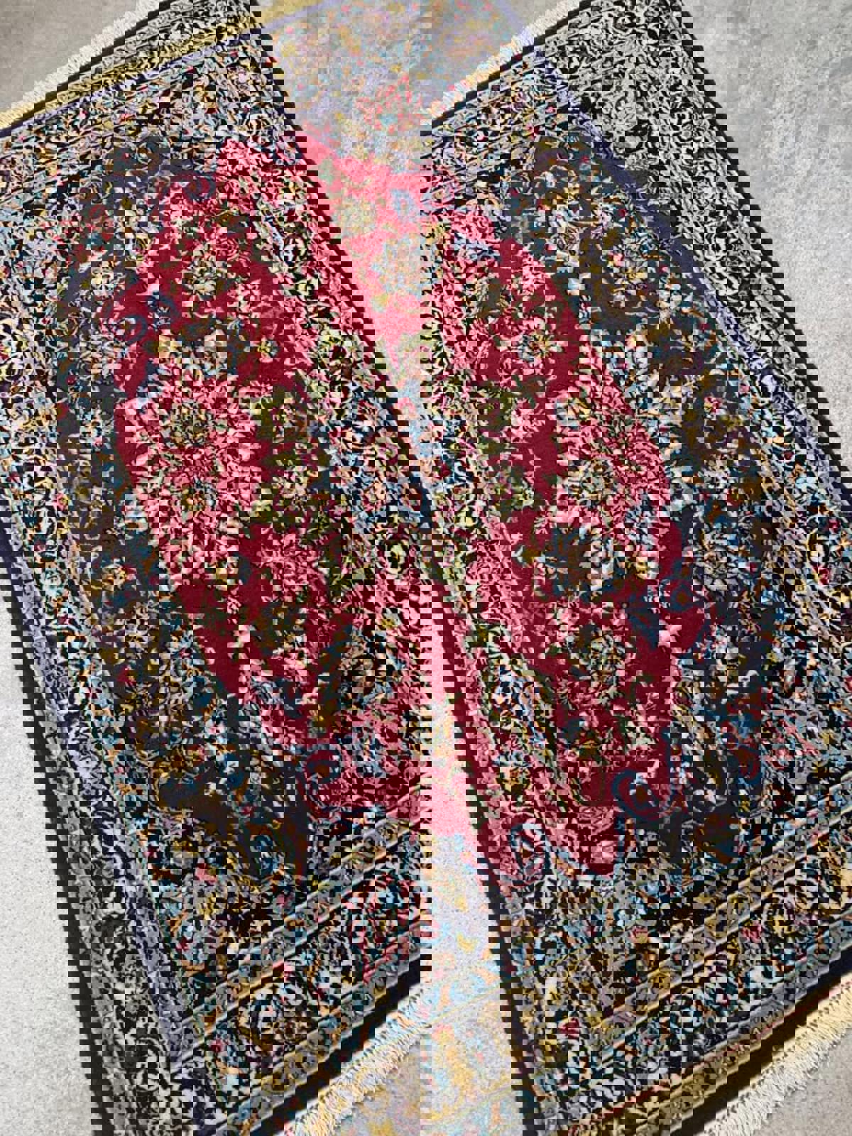 2'4"x3'4" Handmade Silk & Wool Persian Isfahan Rug