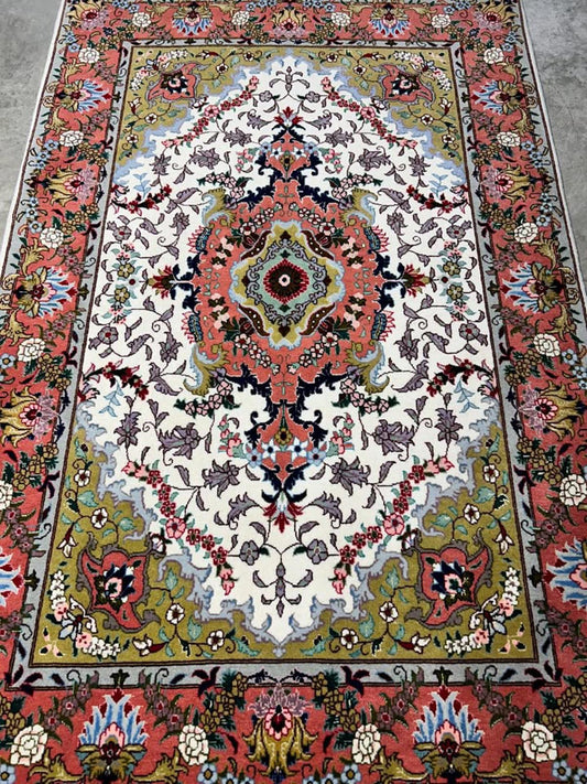 3'1"x5'3" Very Fine Handmade Wool & Silk  Persian Tabriz Rug
