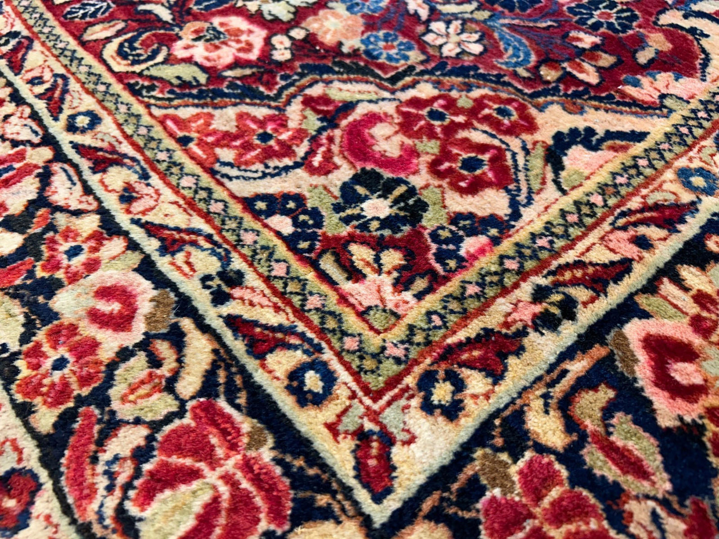 4'3"x6'4" Antique Hand-knotted Wool Sarouke Area Rug - Handmade Red 4x6 Carpet