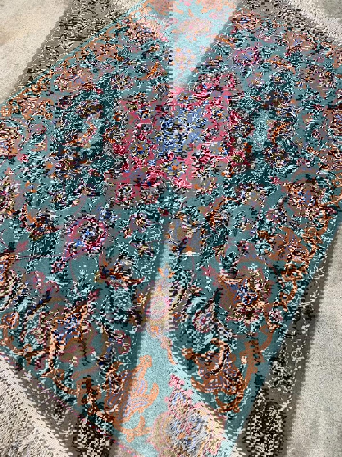 2'3"x3'2" Handmade Silk & Wool Persian Isfahan Rug