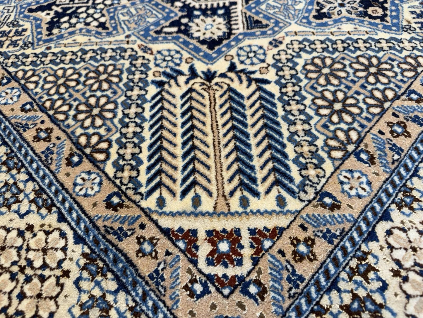 5’2”x8’9” Hand-Knotted Fine Wool & Silk Naine Area Rug - Beige & Blue Geometric