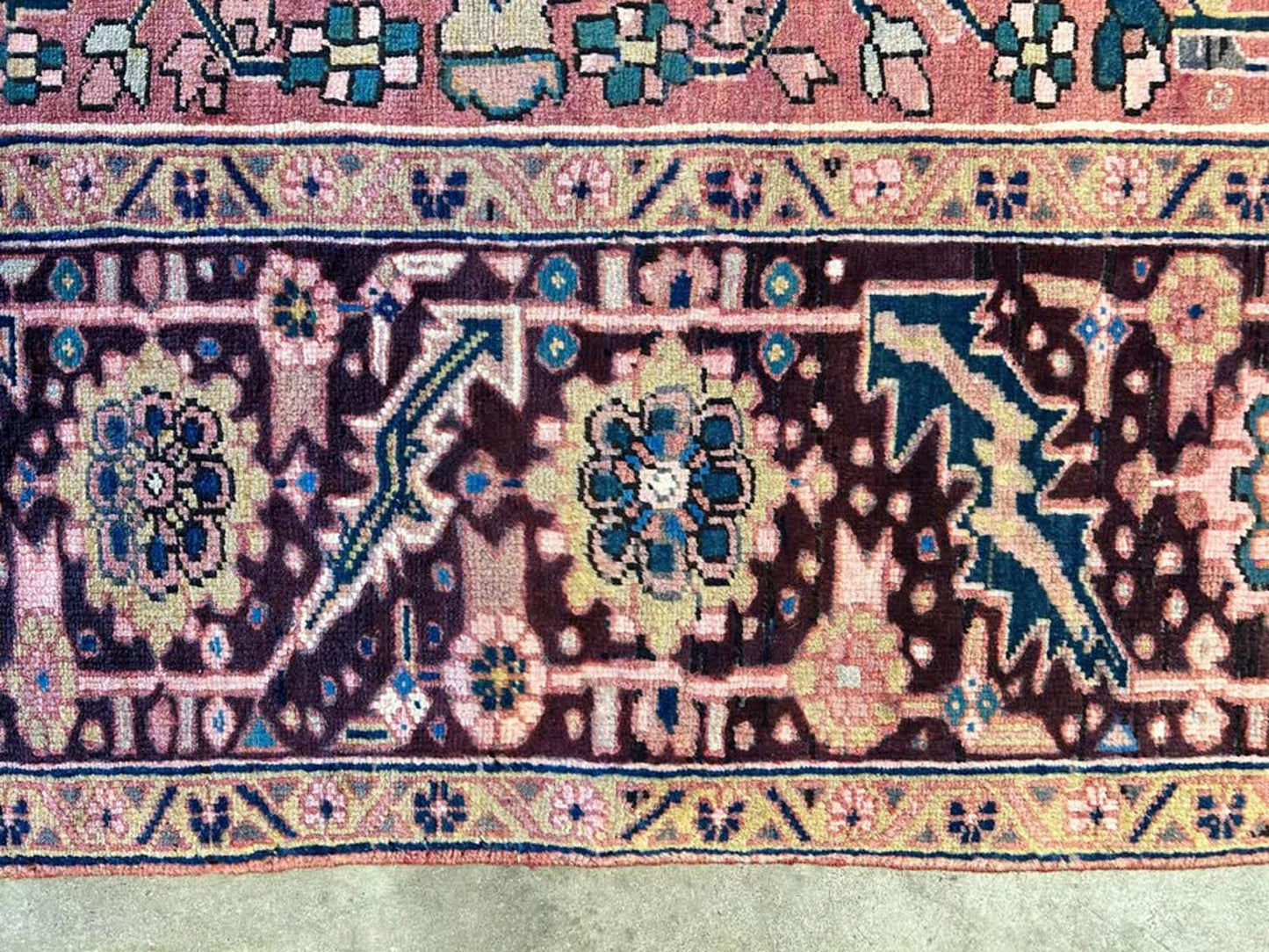 8’ x 11’3” Hand knotted Persian Heriz Rug