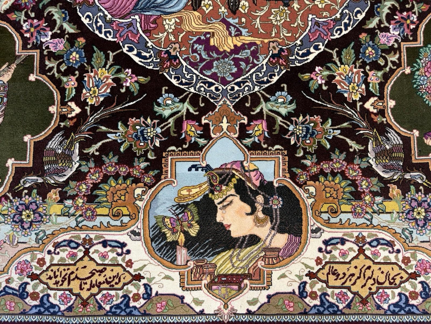 5’7”x7’10” Hand-knotted Pictorial Tabriz Rug