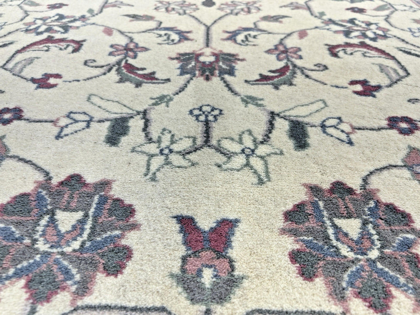 4’1”x6’2” Hand-knotted Wool All-Over Rug - Traditional Oriental Carpet
