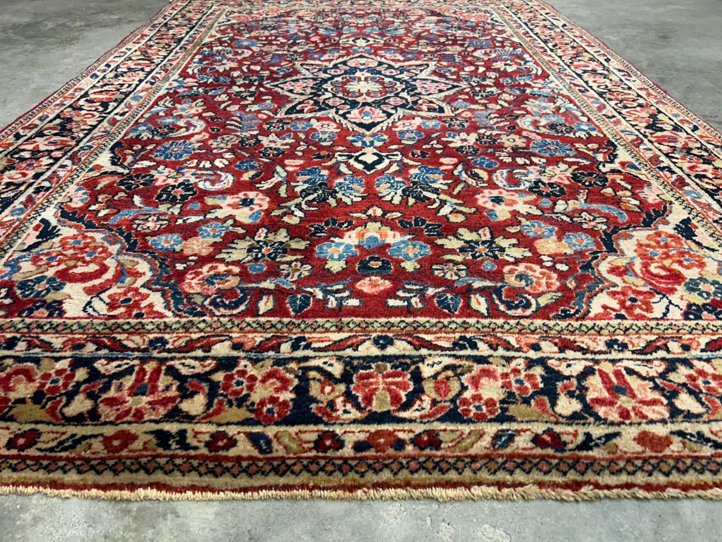 4'3"x6'4" Antique Hand-knotted Wool Sarouke Area Rug - Handmade Red 4x6 Carpet