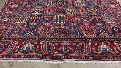 Hand-Knotted Persian Bakhtiari Rug - 9’11”x12’1”